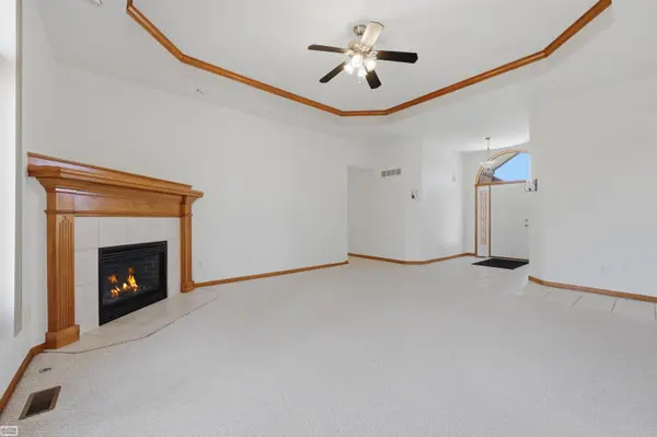 50988 Shenandoah DR, Macomb Twp, MI 48044