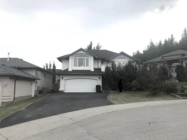105 Parker PL, Hinton, AB T7V 2E5