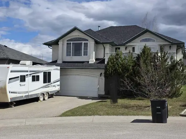 105 Parker PL, Hinton, AB T7V 2E5
