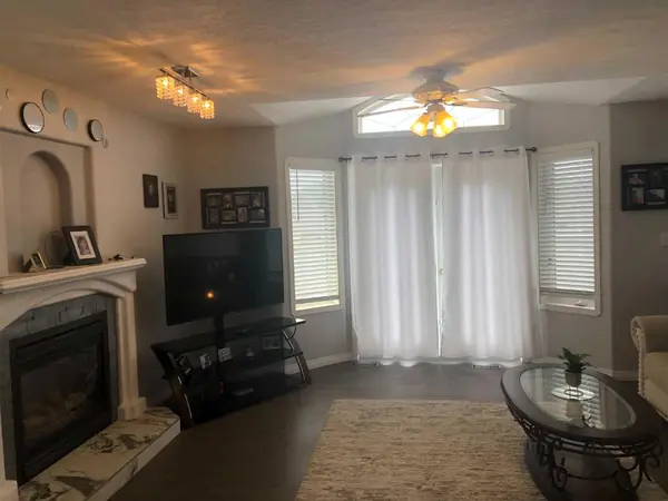 105 Parker PL, Hinton, AB T7V 2E5