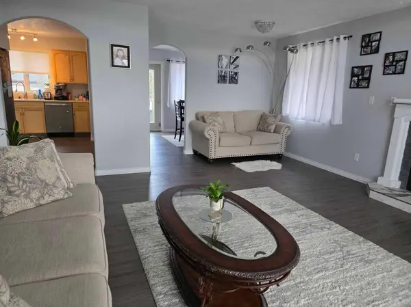 105 Parker PL, Hinton, AB T7V 2E5