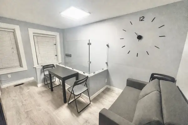 11 Saint Patricks SQ #2, Toronto C01, ON M5T 1W8