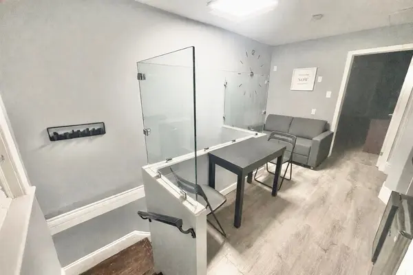 11 Saint Patricks SQ #2, Toronto C01, ON M5T 1W8