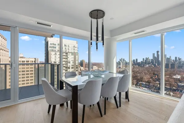 99 Foxbar RD #2210, Toronto C02, ON M4V 2G5