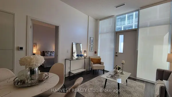 188 fairview mall DR #102, Toronto C15, ON M2J 0H7