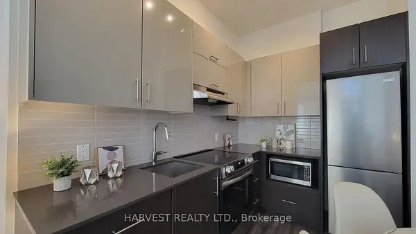 188 fairview mall DR #102, Toronto C15, ON M2J 0H7