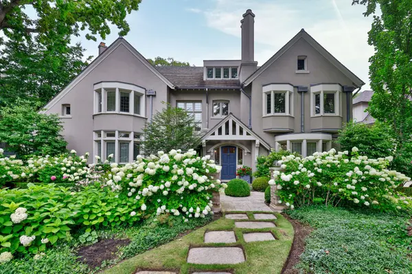 30 Whitney AVE, Toronto C09, ON M4W 2A8