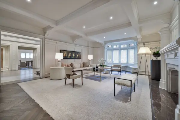 30 Whitney AVE, Toronto C09, ON M4W 2A8