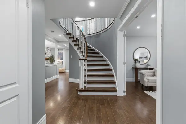 57 Yorkshire CRES, Whitby, ON L1R 1X8