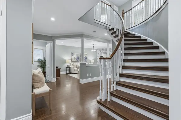 57 Yorkshire CRES, Whitby, ON L1R 1X8