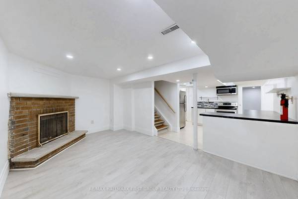 1 Bramwell DR, Ajax, ON L1S 5L1