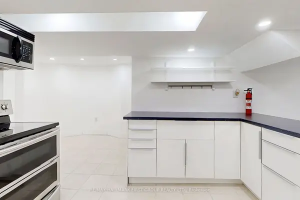 1 Bramwell DR, Ajax, ON L1S 5L1