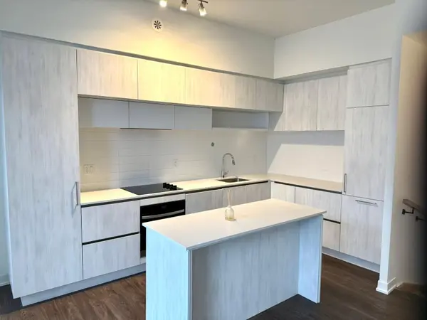 2 Steckley House LN #924, Richmond Hill, ON L4S 0N4