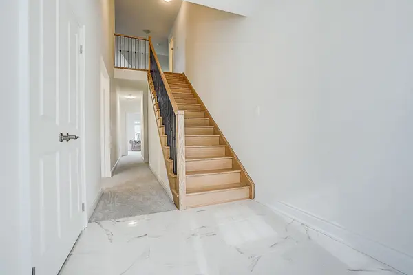 4 Palmira DR, Georgina, ON L0E 1R0