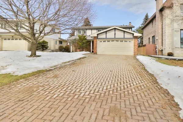 10 Liebeck CRES, Markham, ON L3R 1Y5