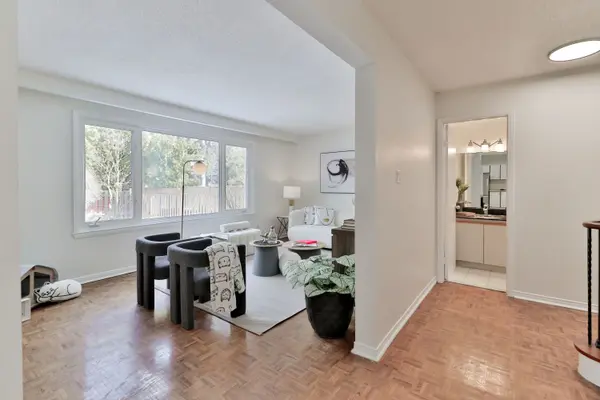 10 Liebeck CRES, Markham, ON L3R 1Y5