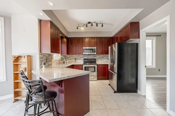 86 Penvill TRL, Barrie, ON L4N 5C5