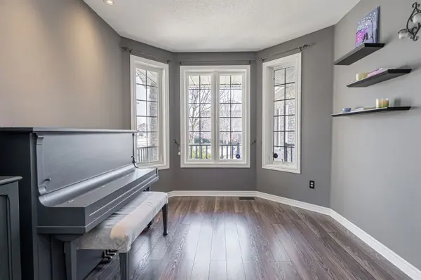 86 Penvill TRL, Barrie, ON L4N 5C5