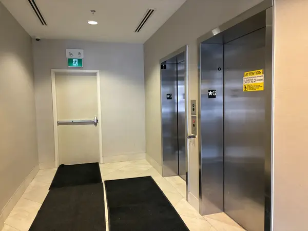 483 Dundas ST #211, Oakville, ON L2M 4M2