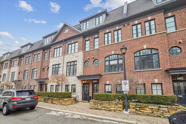 25 Ruby Lang LN, Toronto W06, ON M8Z 0B8