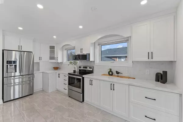 Toronto W09, ON M9R 3R6,39 Hobden PL