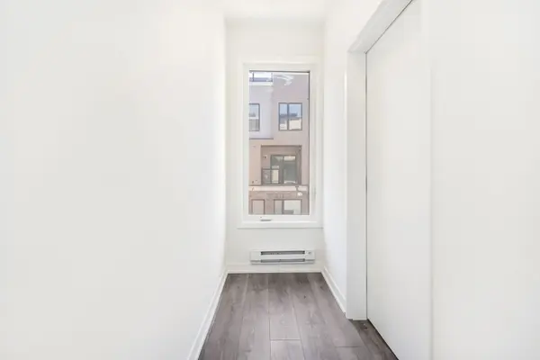 3415 Ridgeway DR #16, Mississauga, ON L5L 0B9