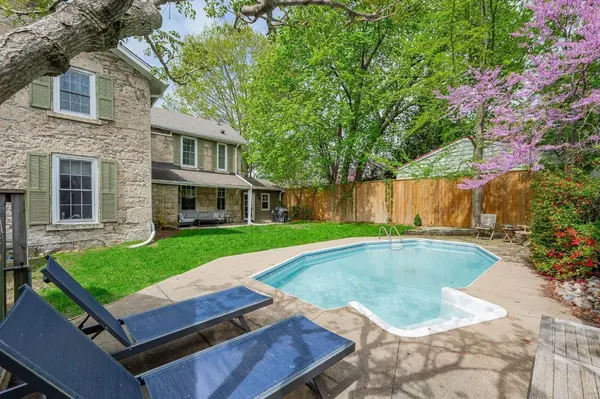 15 Liverpool ST, Guelph, ON N1H 2K8