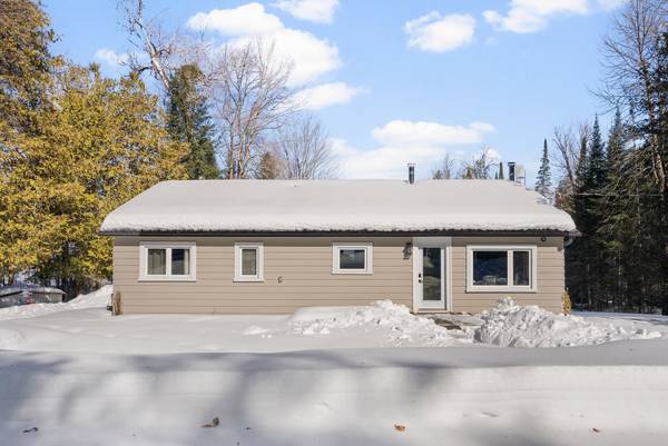1478 Kamaniskeg Lk RD,  Hastings Highlands,  ON K0J 1L0