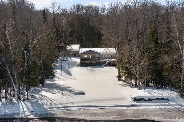 1478 Kamaniskeg Lk RD, Hastings Highlands, ON K0J 1L0