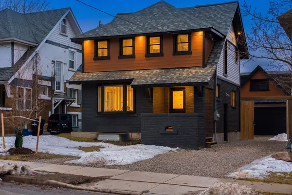 35 Stirling AVE N, Kitchener, ON N2H 3G4