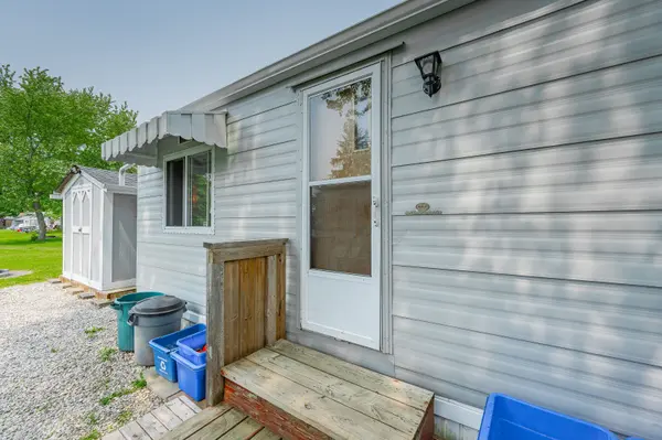 580 Beaver Creek RD #215, Waterloo, ON N2J 3Z4