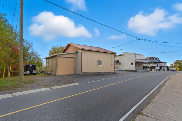 2110 Lajoie ST, Alfred And Plantagenet, ON K0B 1J0