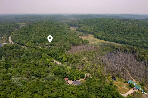 2212 Aspdin RD, Huntsville, ON P0B 1M0