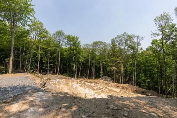 2212 Aspdin RD, Huntsville, ON P0B 1M0