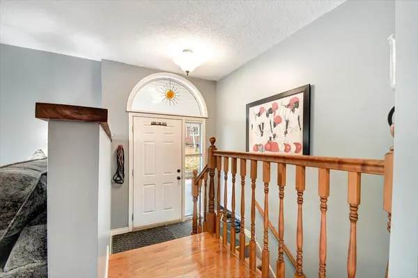 5 Oak ST, Bancroft, ON K0L 1C0