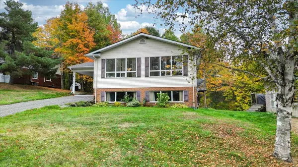 5 Oak ST, Bancroft, ON K0L 1C0