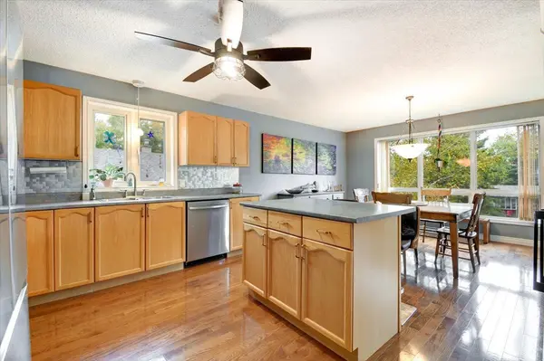 5 Oak ST, Bancroft, ON K0L 1C0