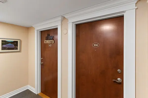 9 Newcastle ST #104, Minden Hills, ON K0M 2K0