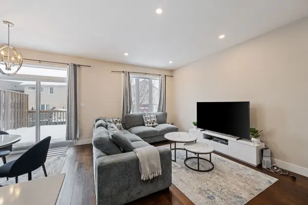 1960 Dalmagarry RD #195, London North, ON N6G 0T8