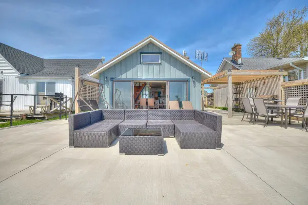 11851 Lakeshore RD, Wainfleet, ON L0S 1V0