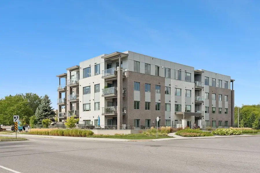 280 Herzberg RD #104, Kanata, ON K2K 0N8