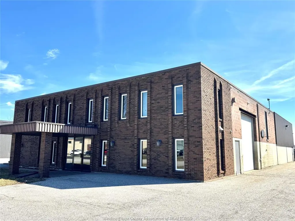 5230 BURKE Street, Tecumseh, ON N9A 6J3
