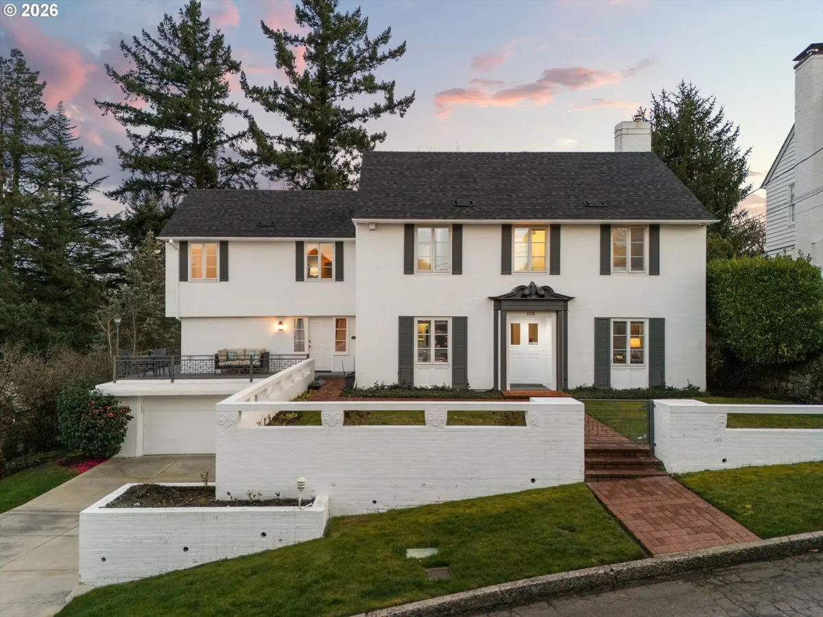1136 SW DAVENPORT ST, Portland, OR 97201