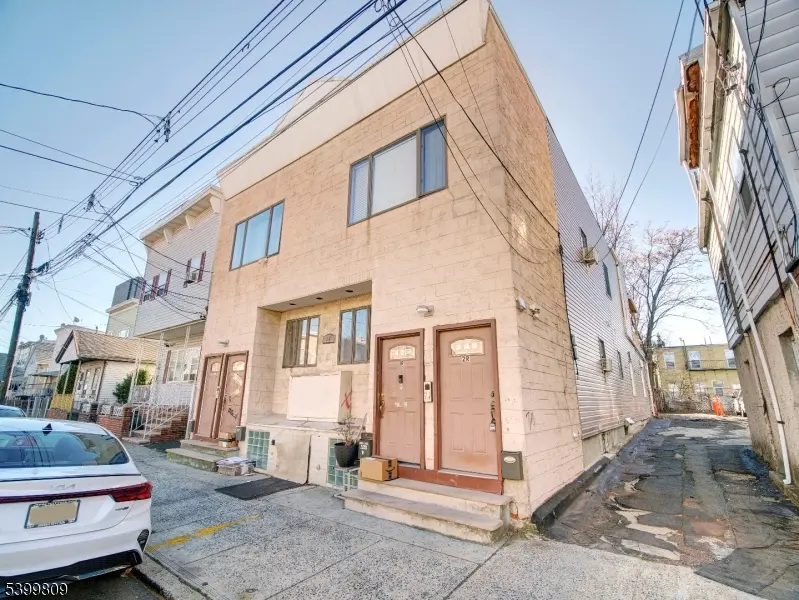 32 W 19Th St, Bayonne City, NJ 07002