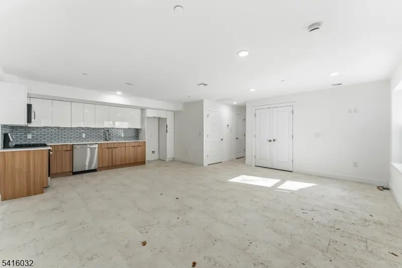 106 Columbia Ave, Newark City, NJ 07106