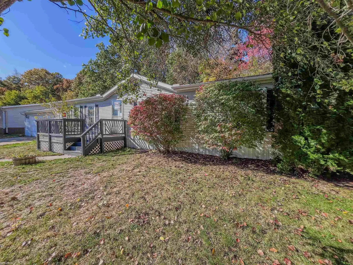 2500 Mann Rd Lot 400, Clarkston, MI 48346