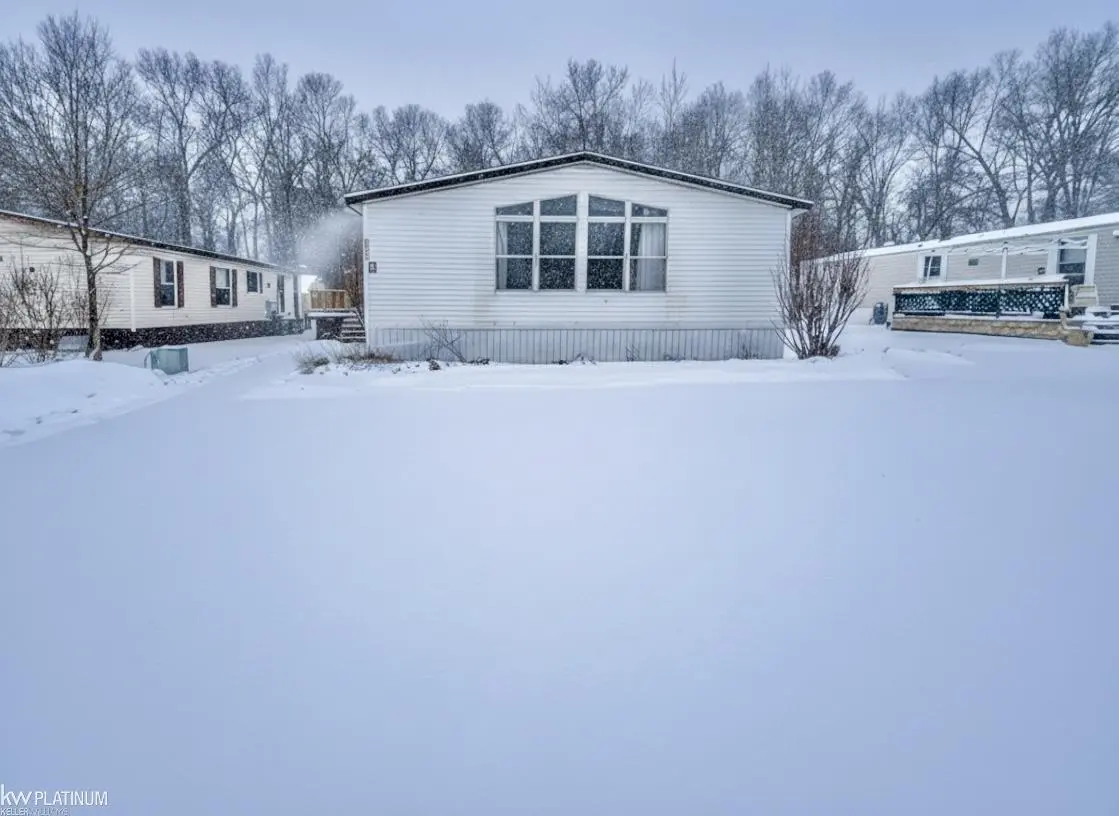 443 Brookhollow DR, Oxford, MI 48471