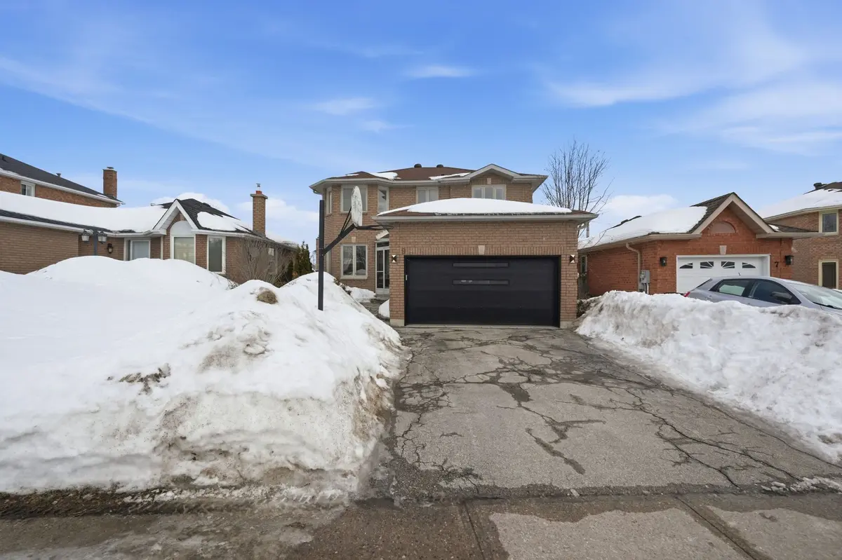 9 Grasett CRES, Barrie, ON L4N 6Z8