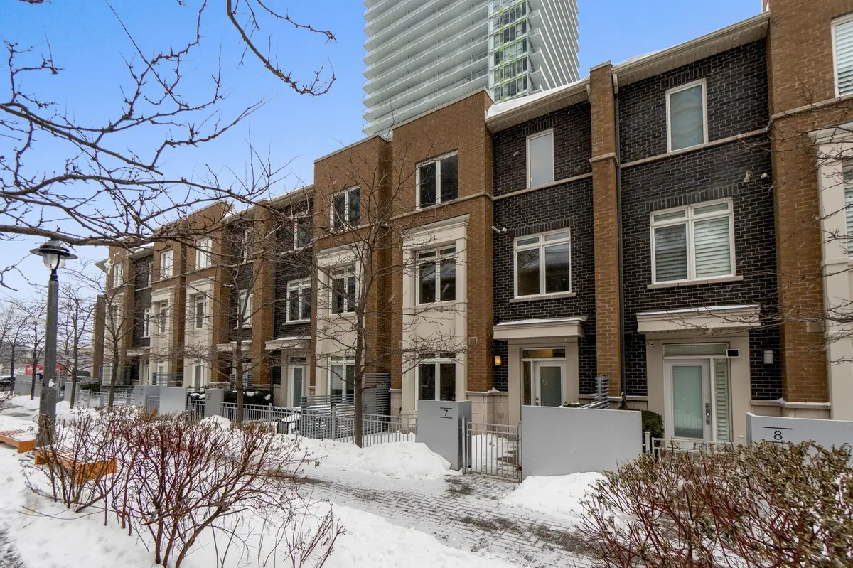 370 Square One DR #7, Mississauga, ON L5B 0E6