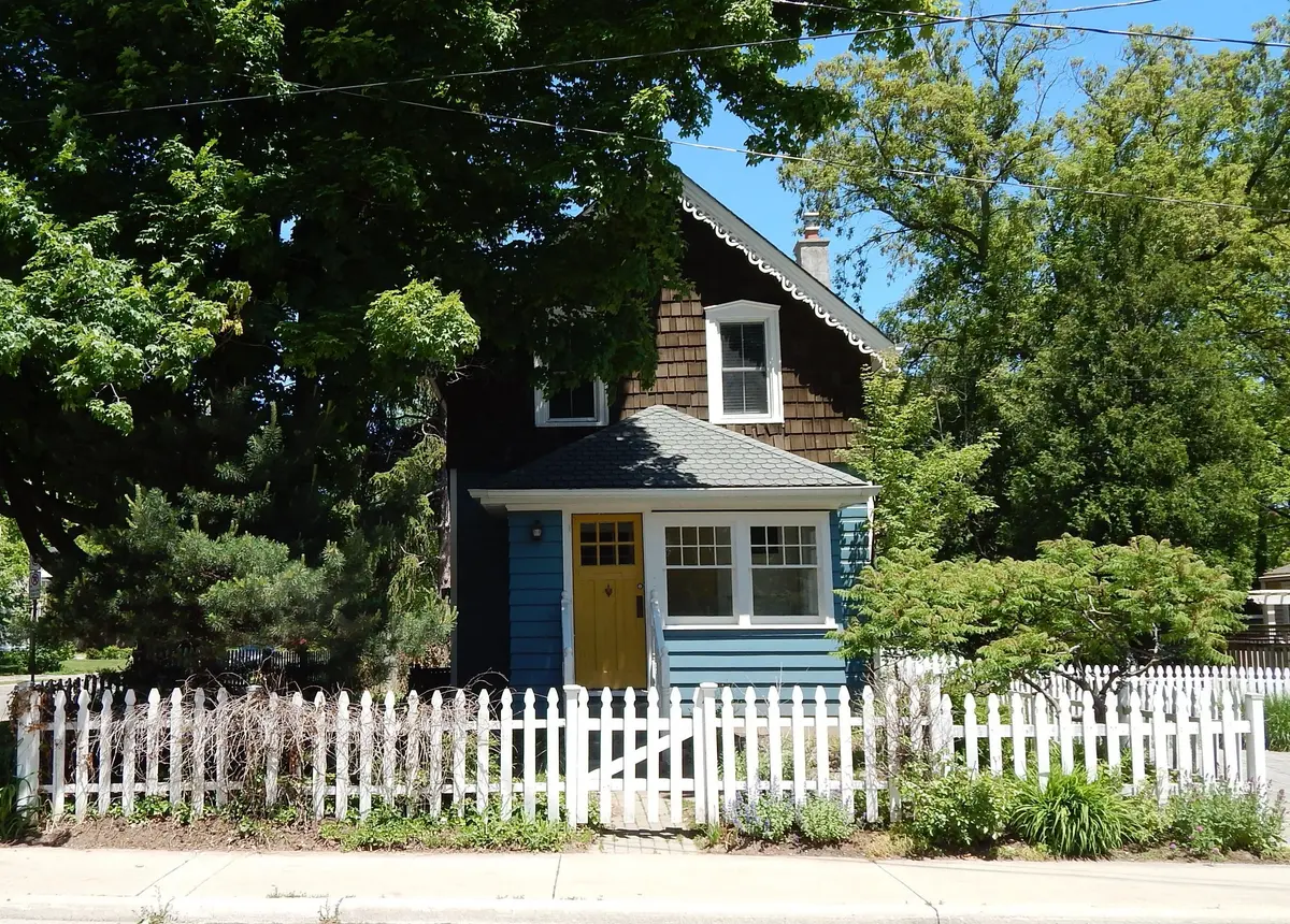 455 Nelson AVE, Burlington, ON L7S 1N3